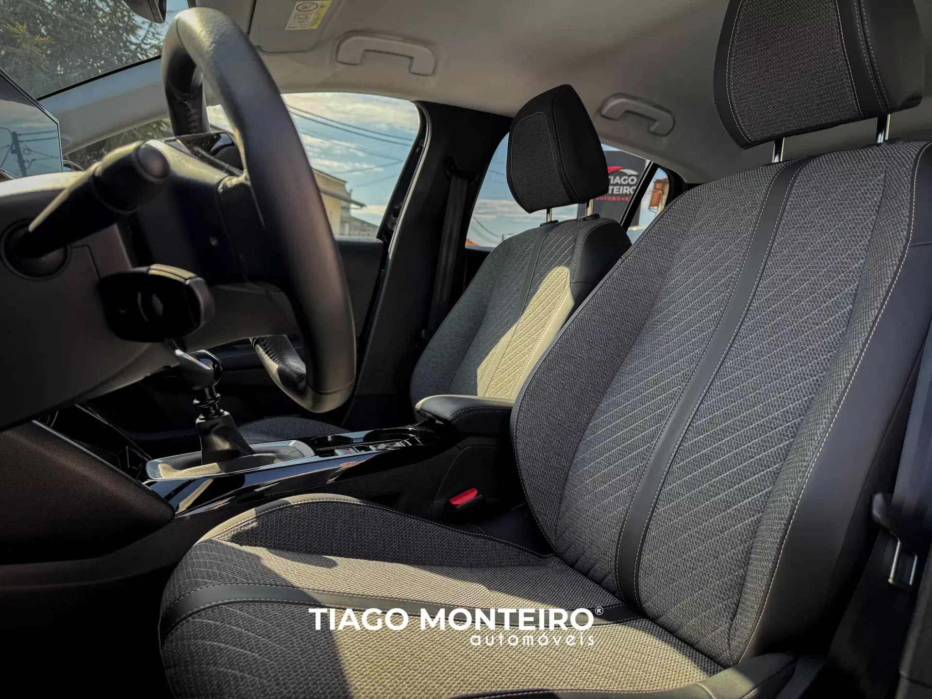 Peugeot 208 1.2 PureTech Allure (2023-2025) 87