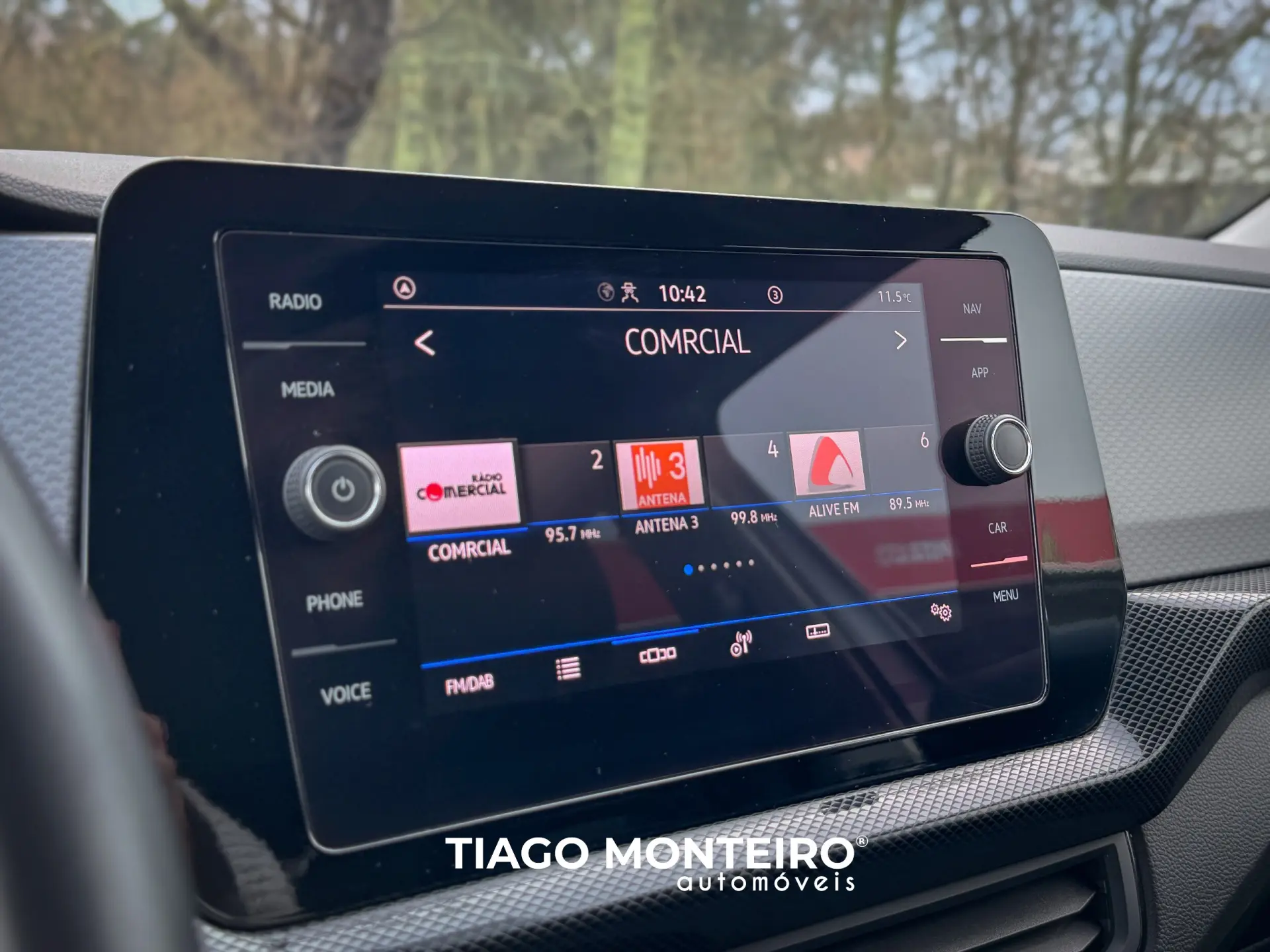 Volkswagen T-Cross 1.0 TSI Urban DSG Digital Cockpit Pro 50