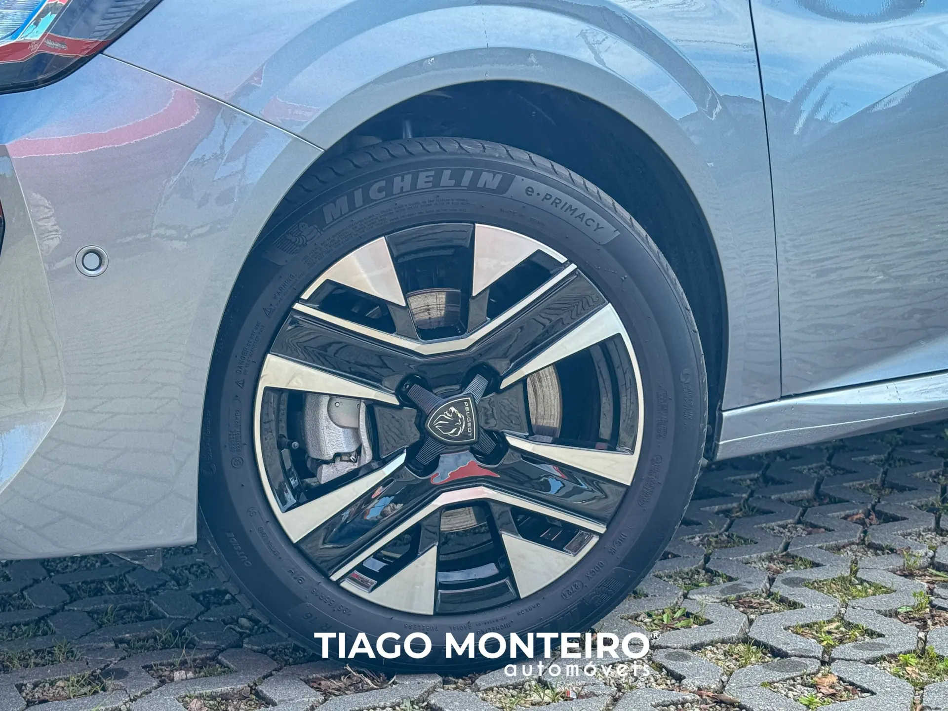 Peugeot 208 1.2 PureTech Allure 13