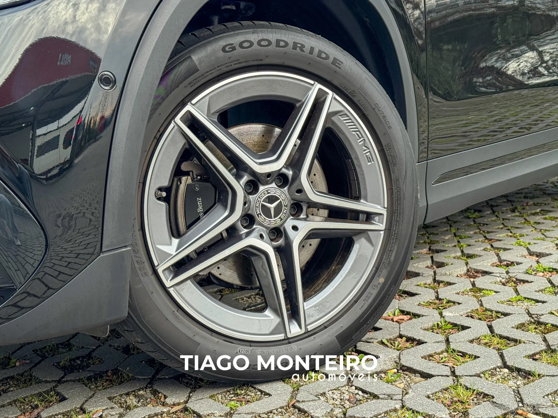 Mercedes-Benz GLA 250 e AMG Line 16