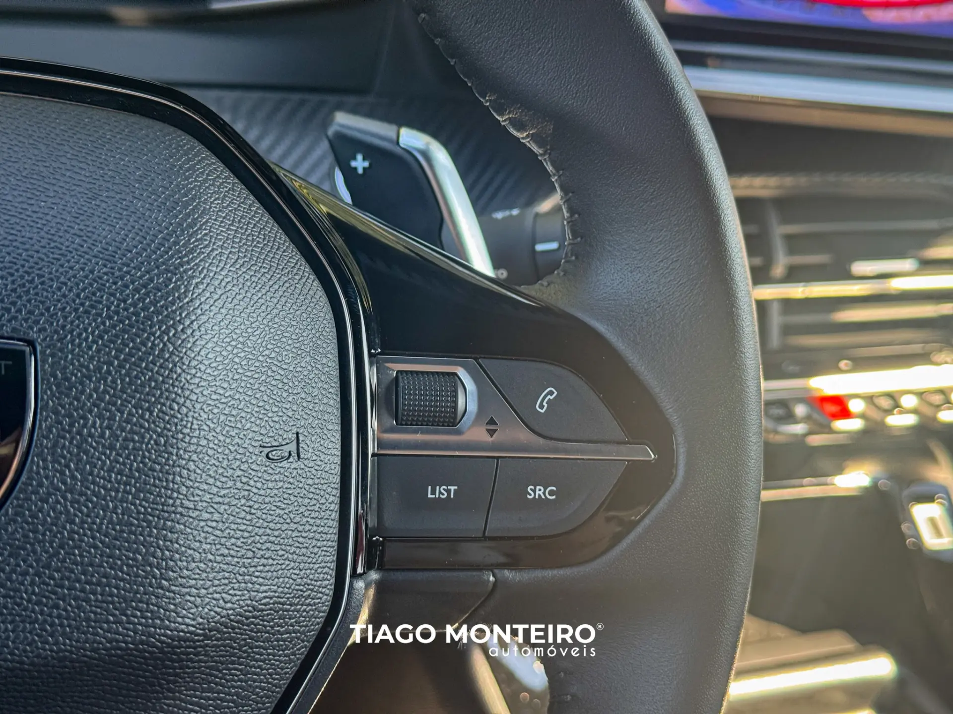 Peugeot 2008 1.2 Hybrid Allure e-DCS6 47