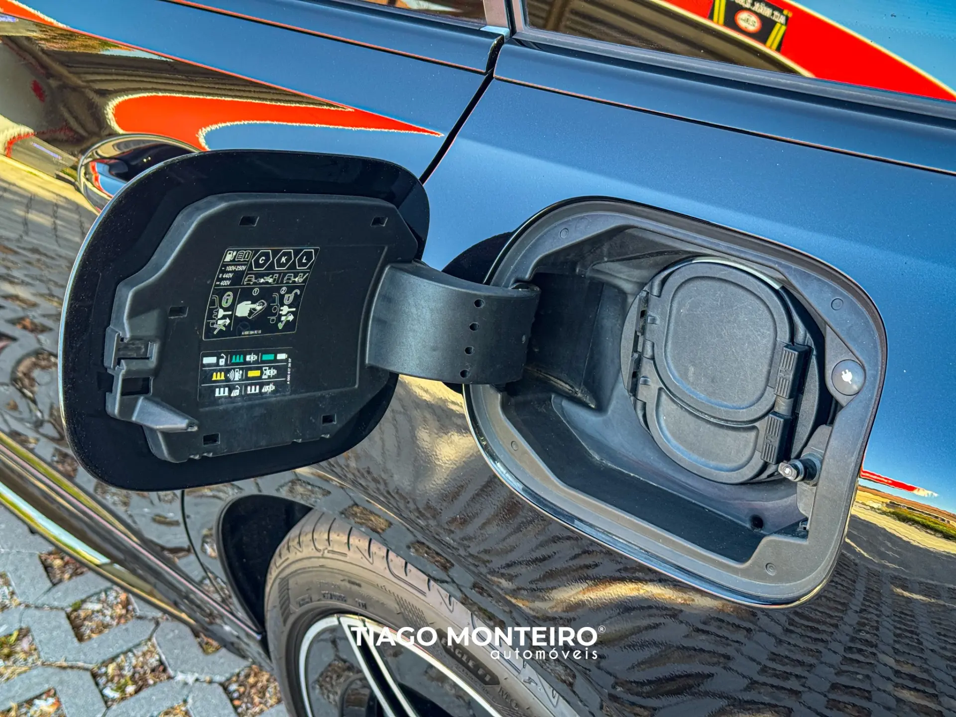 Mercedes-Benz C 300 e T 9G-TRONIC AMG Line 23