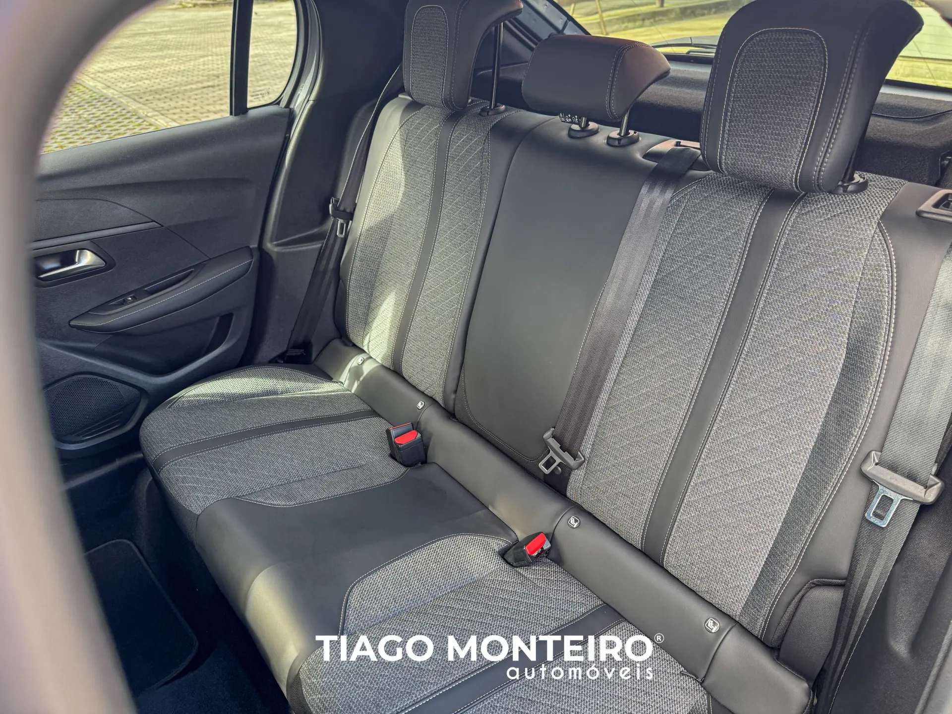 Peugeot 208 1.2 PureTech Allure 28