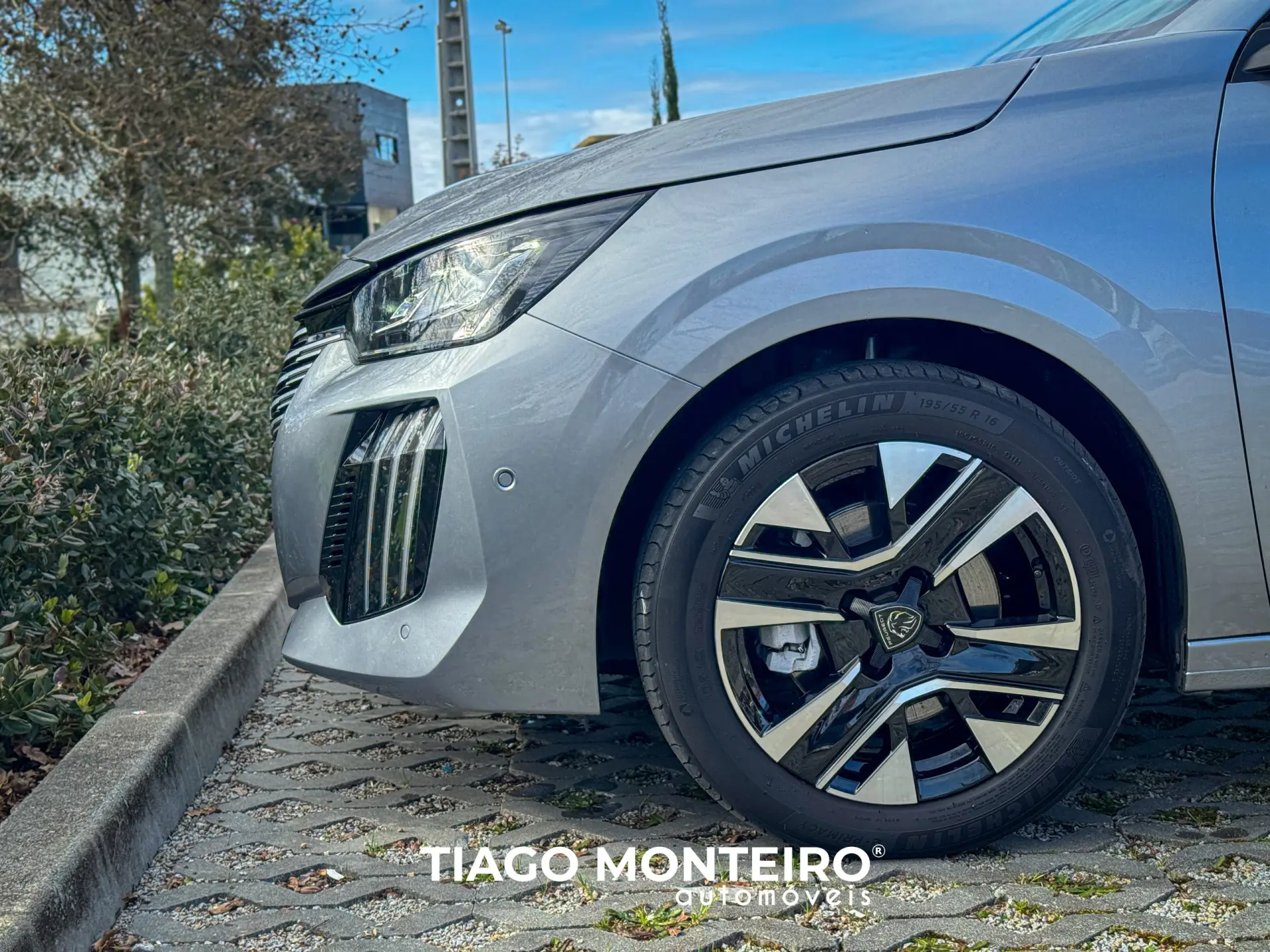 Peugeot 208 1.2 PureTech Allure 17