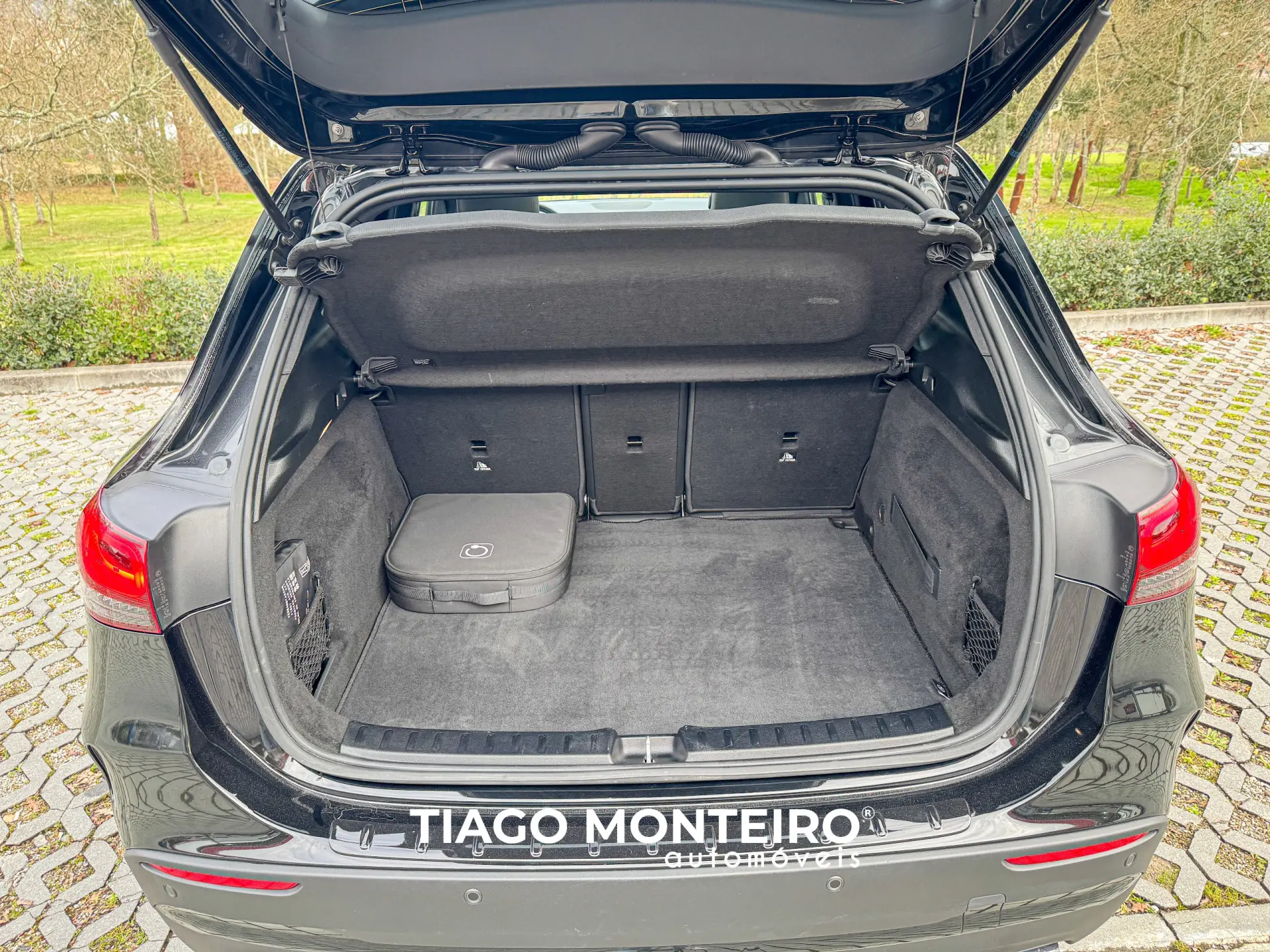 Mercedes-Benz GLA 250 e AMG Line 41