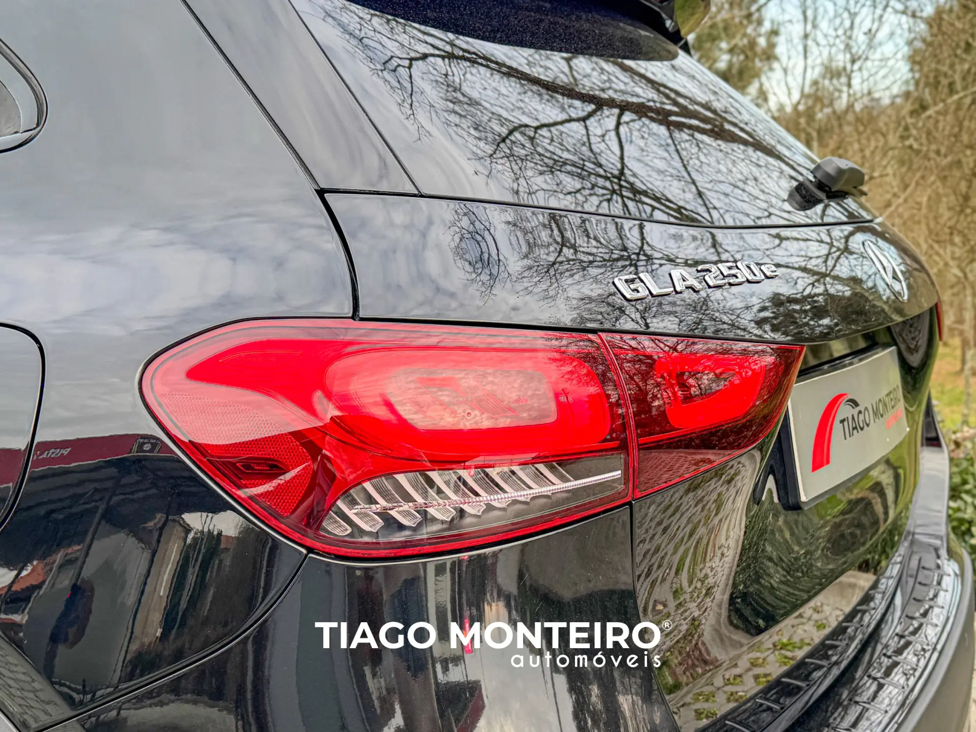 Mercedes-Benz GLA 250 e AMG Line 10