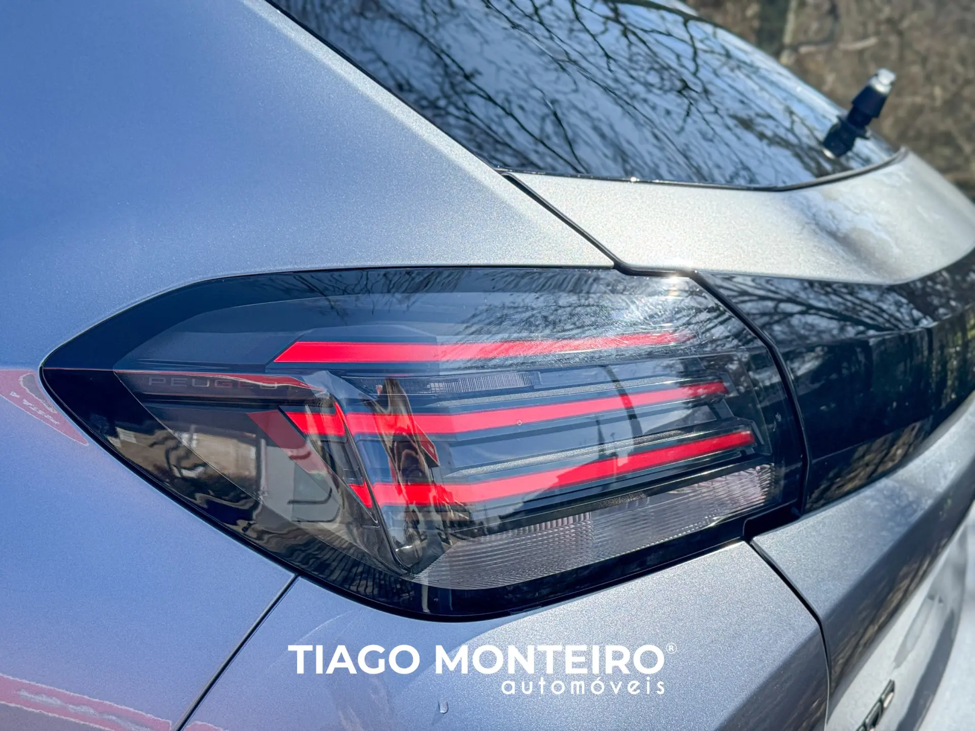 Peugeot 208 1.2 PureTech Allure 9