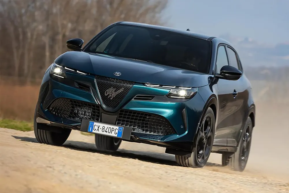 Alfa Romeo Junior 1.2 Intensa eDCT6 2