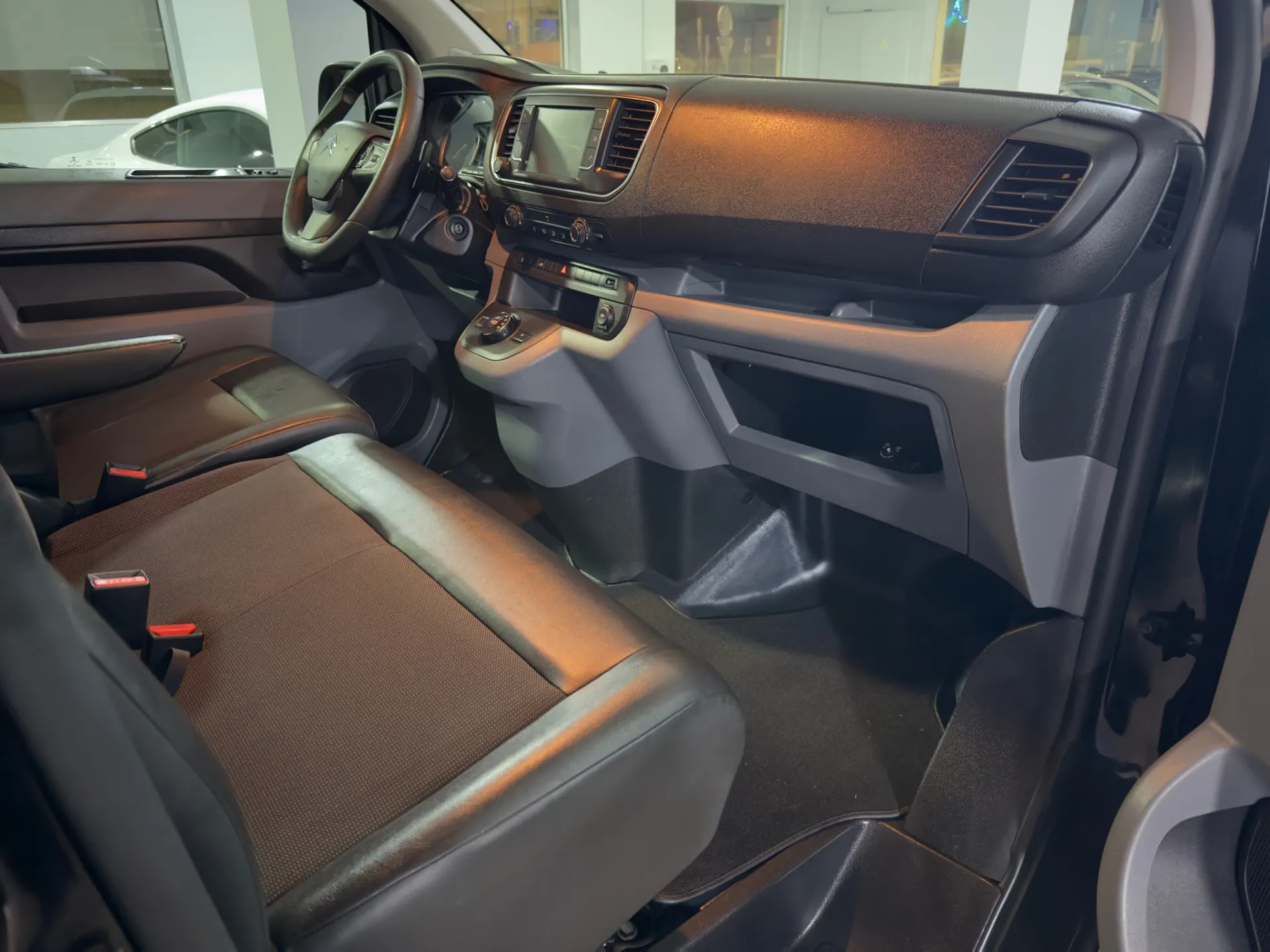 Citroën Jumpy 2.0 BlueHDi XL EAT8 13