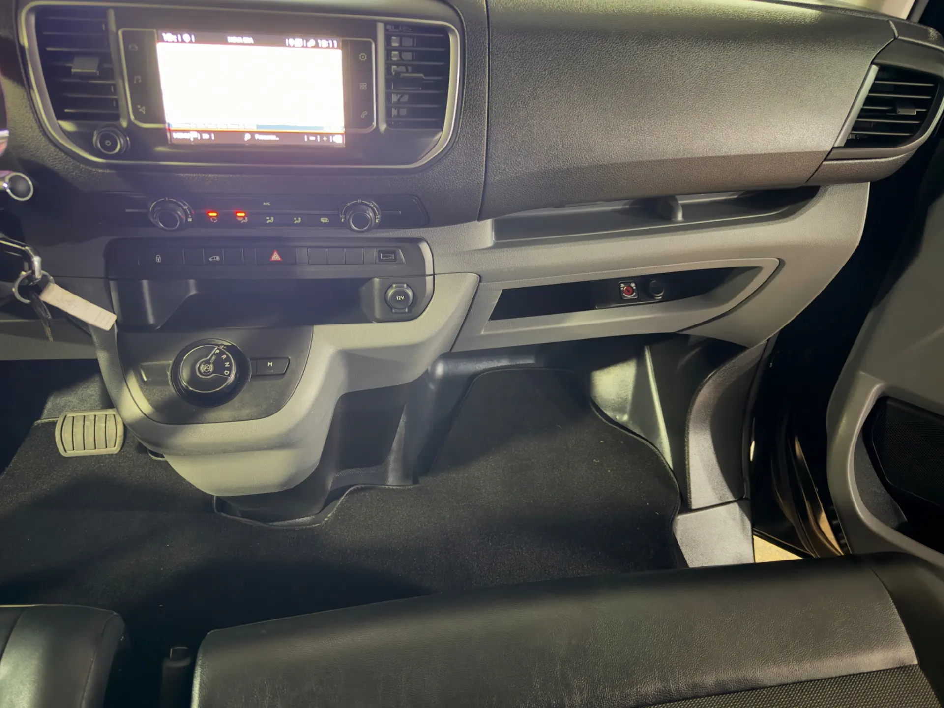 Citroën Jumpy 2.0 BlueHDi XL EAT8 11