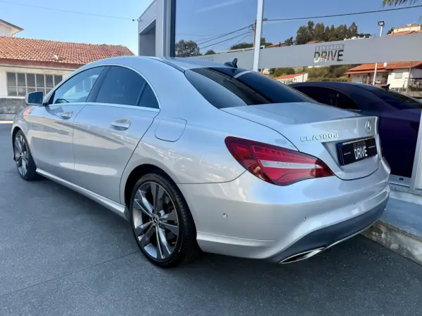Mercedes-Benz CLA 180 d Urban 6