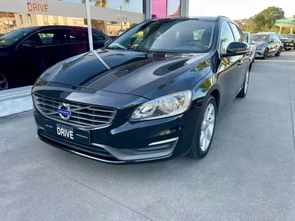 Volvo V60 1.6 D2 Drive Momentum Powershift Start/Stop 1