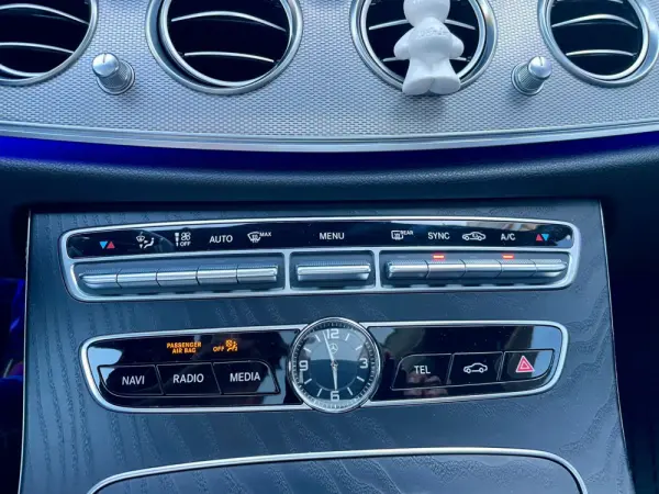 Mercedes-Benz E 300 d AMG Line 16