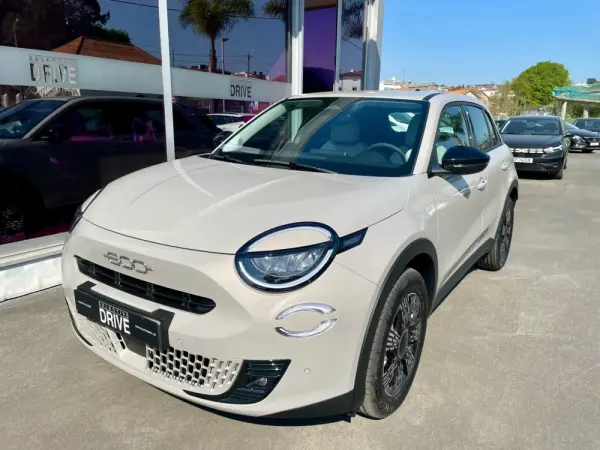 Fiat 600 1.2 Hybrid Icon 1