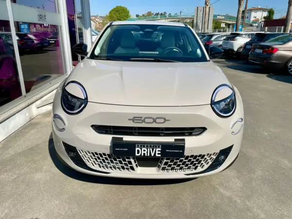 Fiat 600 1.2 Hybrid Icon 2