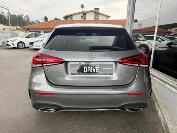 Mercedes-Benz A 250 e AMG Line 5