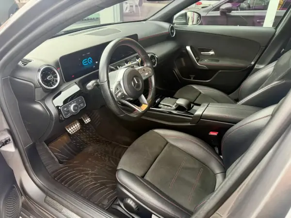 Mercedes-Benz A 250 e AMG Line 9