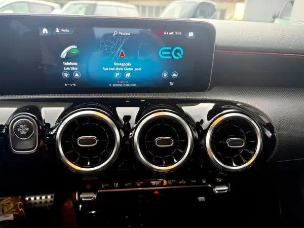 Mercedes-Benz A 250 e AMG Line 12