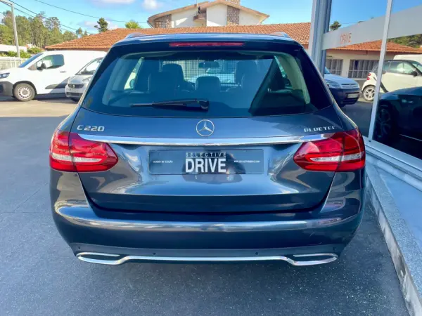 Mercedes-Benz C 220 (BlueTEC) d Station 7G-TRONIC Avantgarde 4