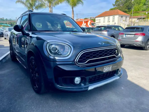 MINI Countryman Cooper SE ALL4 Auto 3