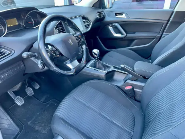 Peugeot 308 SW 1.6 BlueHDi Allure 9
