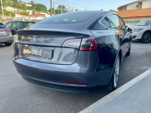 Tesla Model 3 Standard Range Plus RWD 4