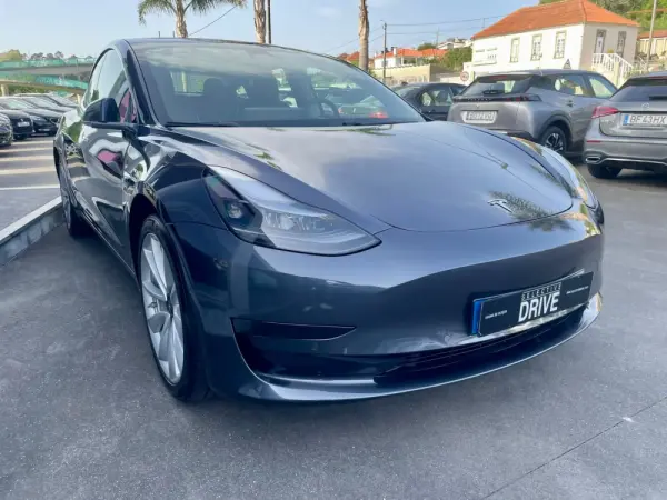 Tesla Model 3 Standard Range Plus RWD 3