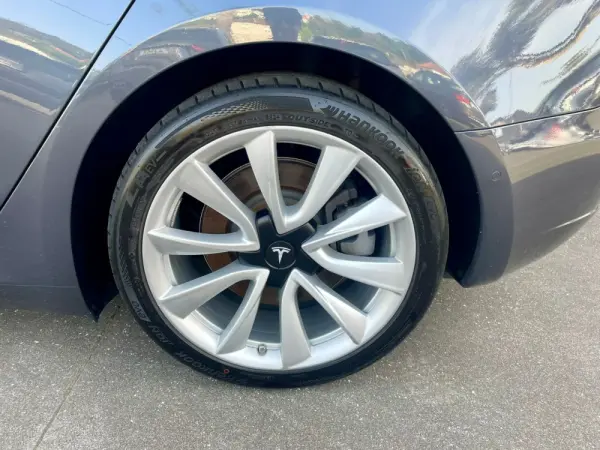 Tesla Model 3 Standard Range Plus RWD 7