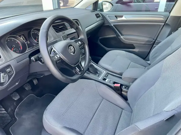 Volkswagen Golf 1.2 TSi Confortline 9