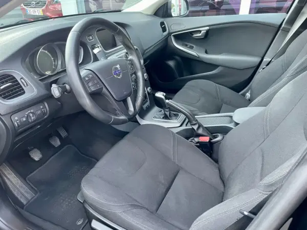 Volvo V40 Cross Country 2.0 D2 Momentum 9