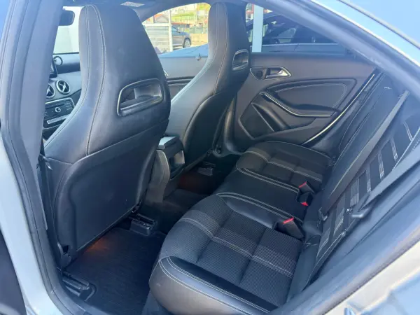 Mercedes-Benz CLA 180 d Urban 10