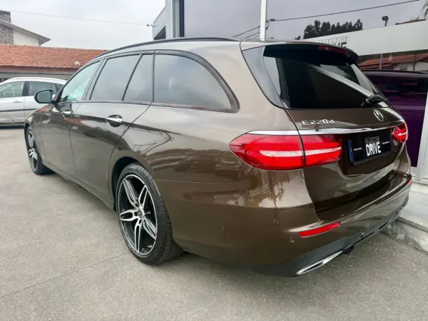 Mercedes-Benz E 220 d AMG Line 6