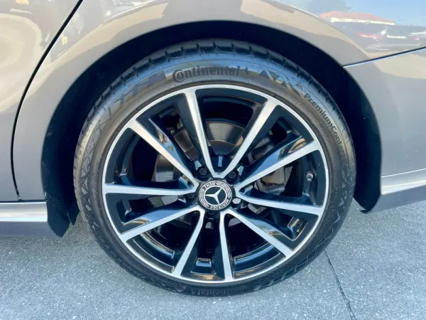 Mercedes-Benz CLA 180 d Shooting Brake Urban 7