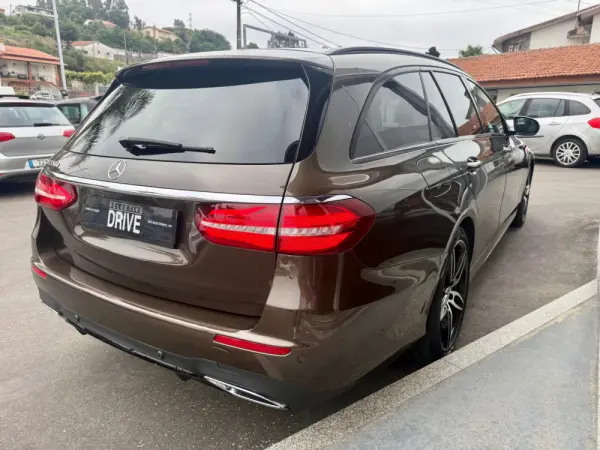 Mercedes-Benz E 220 d AMG Line 4