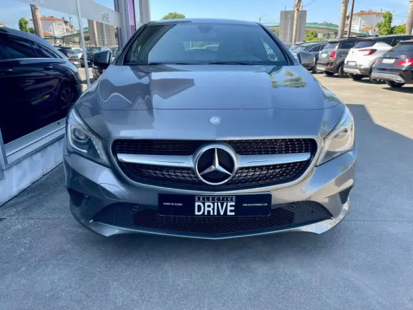 Mercedes-Benz CLA 180 d Shooting Brake Urban 2