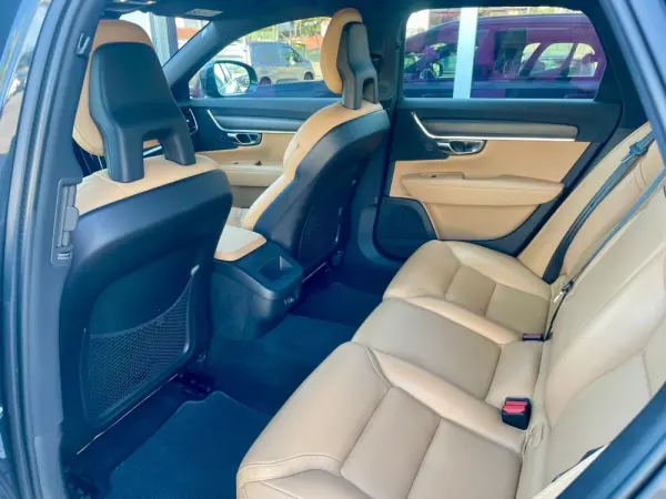 Volvo V90 Cross Country 2.0 D4 AWD 10