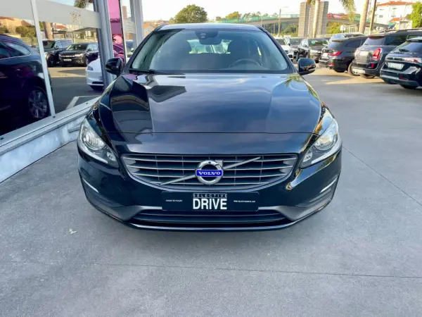 Volvo V60 1.6 D2 Drive Momentum Powershift Start/Stop 2