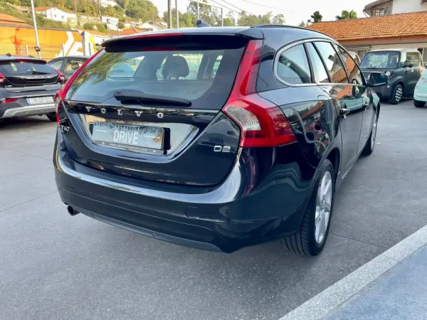 Volvo V60 1.6 D2 Drive Momentum Powershift Start/Stop 4