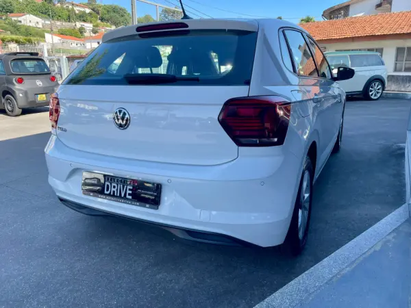 Volkswagen Polo 1.0 TSI Confortline 4