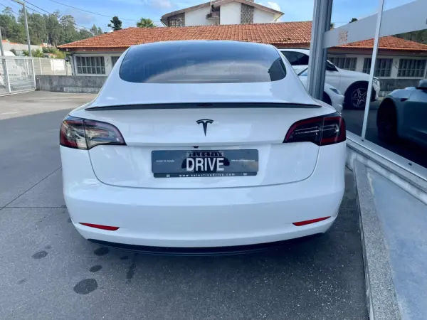 Tesla Model 3 Standard Range Plus RWD 5