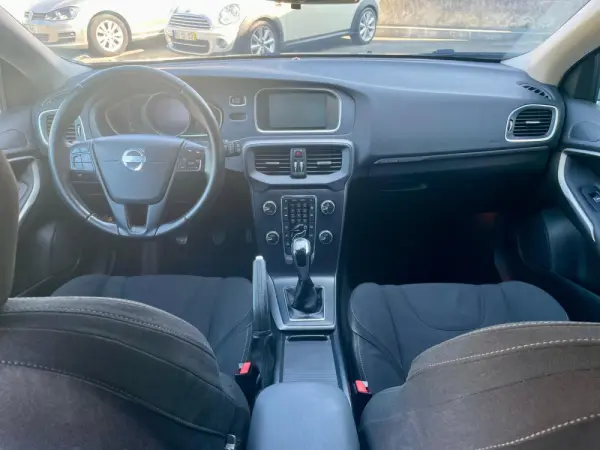 Volvo V40 Cross Country 1.6 D2 Momentum 8
