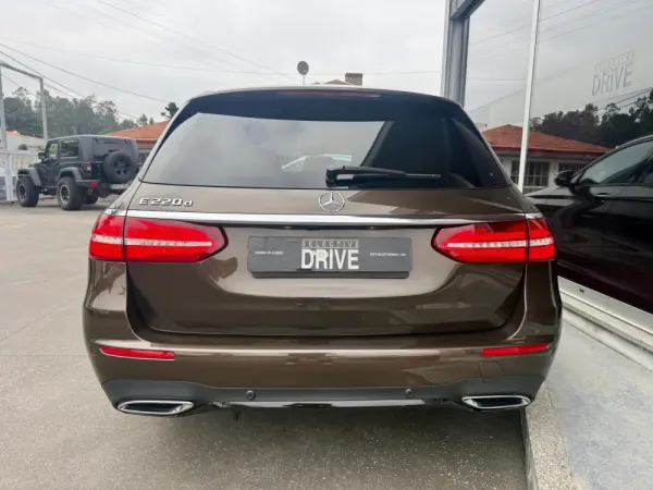 Mercedes-Benz E 220 d AMG Line 5