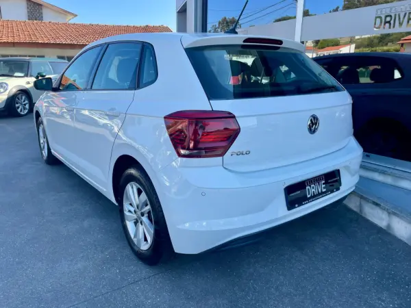 Volkswagen Polo 1.0 TSI Confortline 6