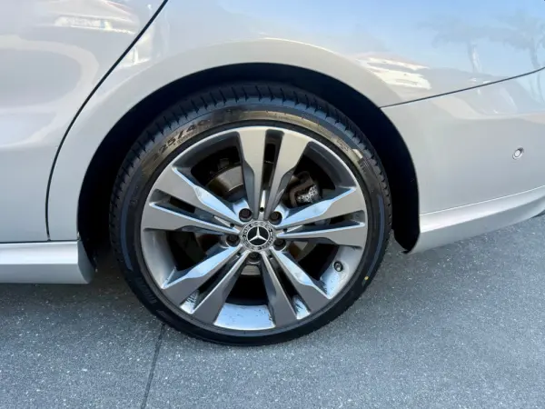 Mercedes-Benz CLA 180 d Urban 7