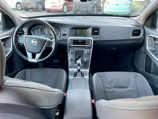 Volvo V60 1.6 D2 Drive Momentum Powershift Start/Stop 8
