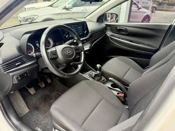 Hyundai i20 1.2 Comfort 9