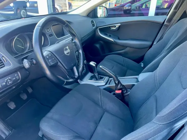 Volvo V40 Cross Country 1.6 D2 Momentum 9
