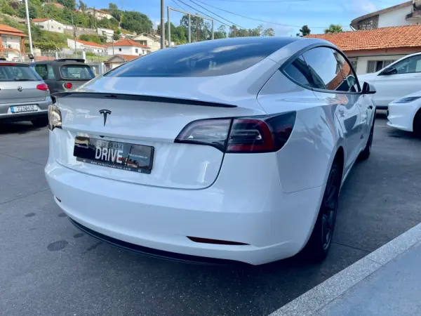 Tesla Model 3 Standard Range Plus RWD 4
