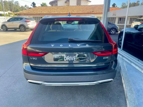 Volvo V90 Cross Country 2.0 D4 AWD 5