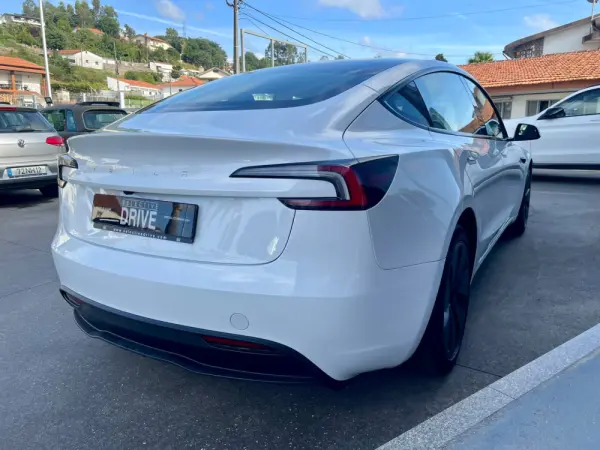 Tesla Model 3 Tração Traseira 4